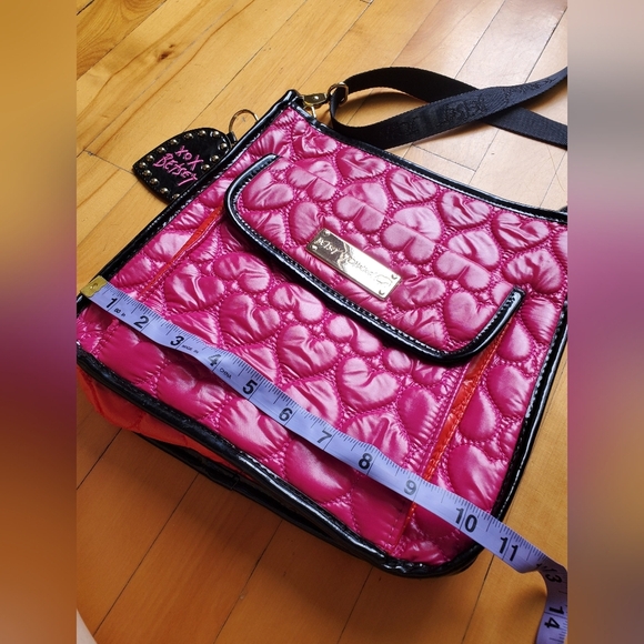 NWOT Betsey Johnson hot pink, red & black quilted hearts crossbody bag. - Picture 9 of 16